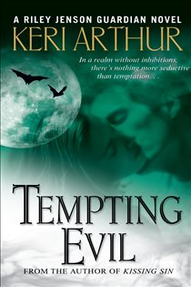 Book cover: Tempting Evil (Book 3 of Riley Jenson Guardian) by Keri Arthur (preview)