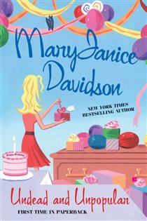Book cover: Undead and Unpopular (Book 5 of Queen Betsy) by MaryJanice Davidson (preview)