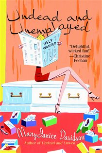 Book cover: Undead and Unemployed (Book 2 of Queen Betsy) by MaryJanice Davidson (preview)