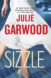 Book cover: Sizzle (Book 8 of Buchanan-Renard) by Julie Garwood (preview)