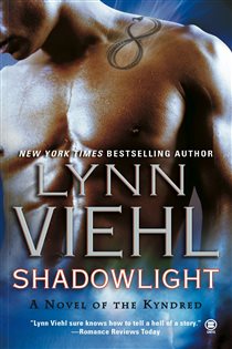 Book cover: Shadowlight (Book 1 of Kyndred Novel) by Lynn Viehl (preview)