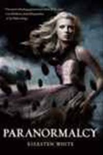 Book cover: Paranormalcy (Book 1 of Paranormalcy) by Kiersten White (preview)